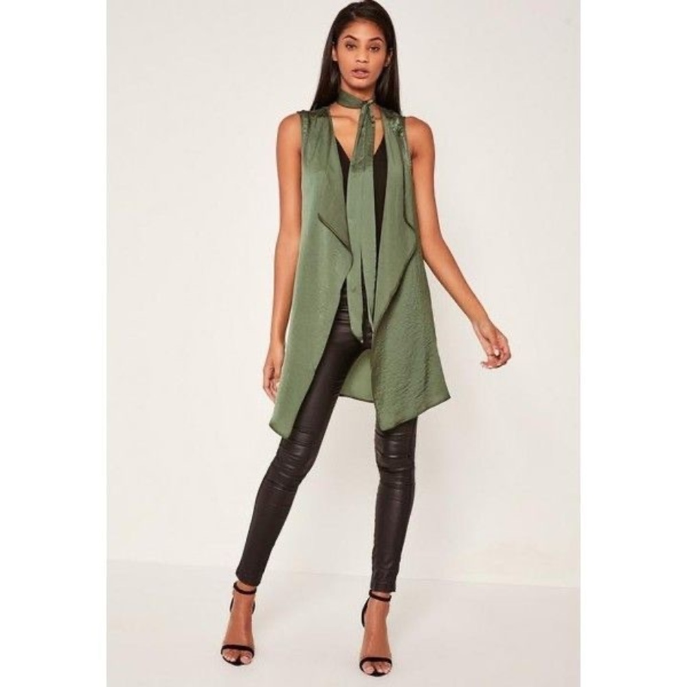 Missguided Waterfall Tie Neck Sleeveless Waistcoat